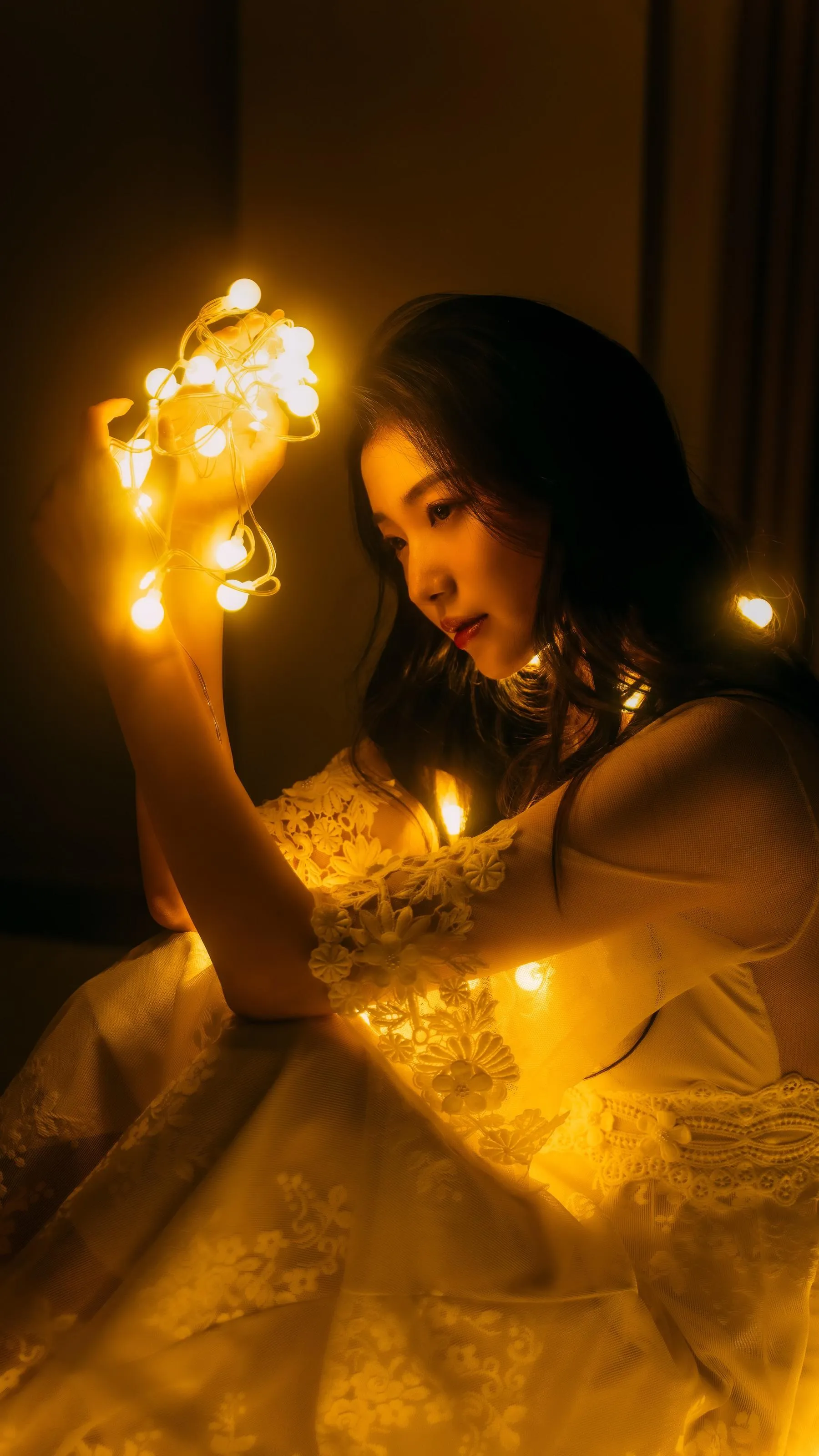 [艺图语] 2022.05.13 微光美人 麻花 [47P]插图